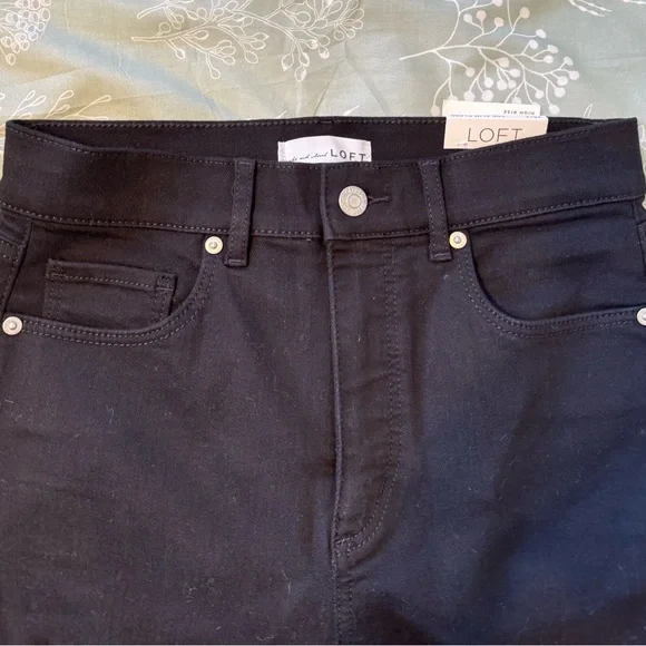 NWT: Loft High Rise Slim Flare Jeans in Jet Black Wash - Picture 4 of 6